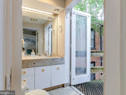 1007 New Hampshire Ave, Washington DC 20011-4729 exterior