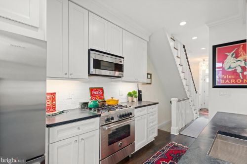 3027 Cambridge Pl, Washington DC 20007-2914 exterior