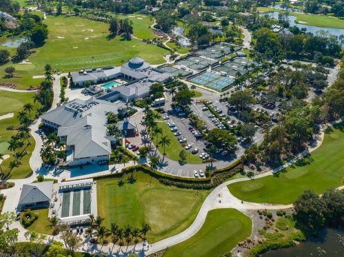 4724 Oak Leaf Dr, Naples FL 34119-8575 exterior