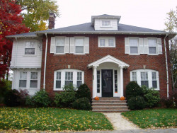 35 Vineyard Rd, Newton, MA 02459-1003