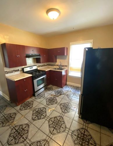 10522 Ln Salle St, Chicago IL 60620-1245 exterior