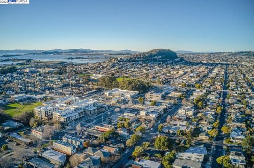 1112 Kains, Berkeley CA 94706-1218 exterior