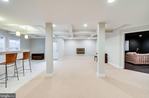 1339 Mayflower Dr, Mc Lean VA 22101-5612 exterior