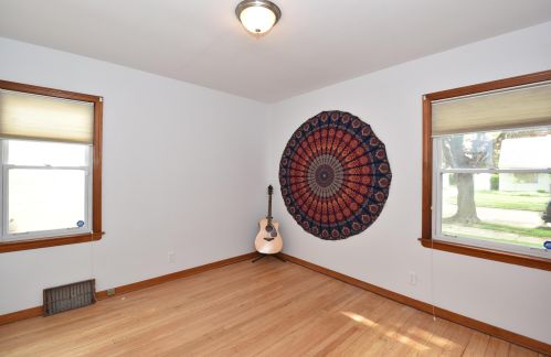 3817 87th St, Milwaukee WI  53222-2840 exterior