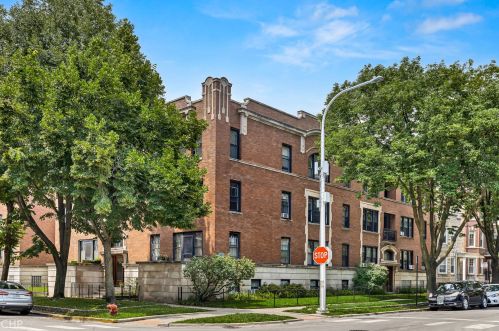 1200 Waveland Ave, Chicago, IL 60613-3832