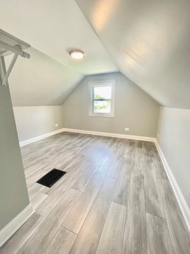 3040 55 St, Chicago IL 60632-4738 exterior