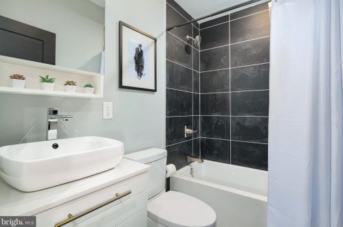 1313 29 St, Philadelphia PA 19121-4503 exterior