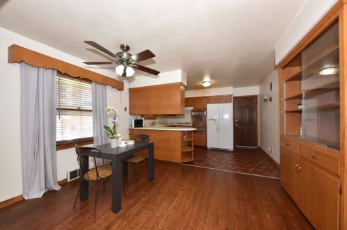 6227 Thurston Ct, Milwaukee WI 53218-2269 exterior