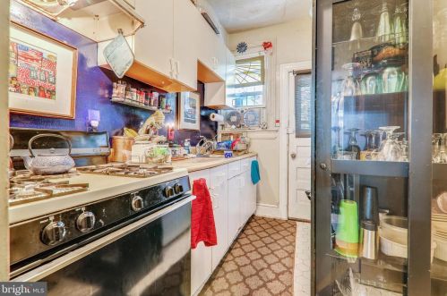 914 Independence Ave, Washington DC 20003-3918 exterior