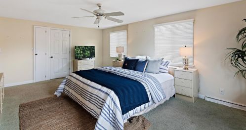 5267 Diversey Blvd, Milwaukee WI 53217-5201 exterior