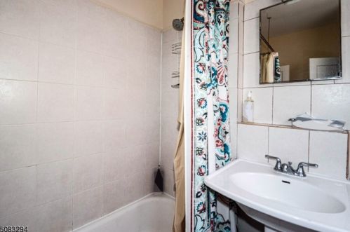 239 Hamilton St, New Brunswick NJ 08901-2205 exterior