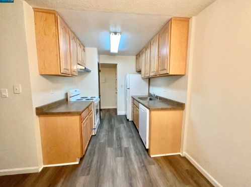 2145 Northwood Cir, Concord, CA 94520-4671