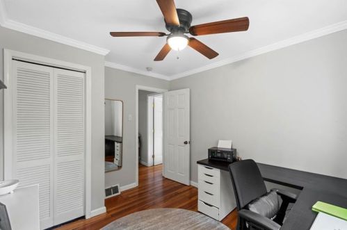 2008 Lacrosse St, Pittsburgh PA 15218-1826 exterior