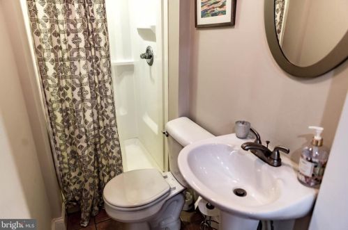 168 Fountain St, Philadelphia PA 19127-1923 exterior