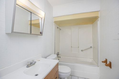 5013 Liberty St, Tampa FL 33617 exterior