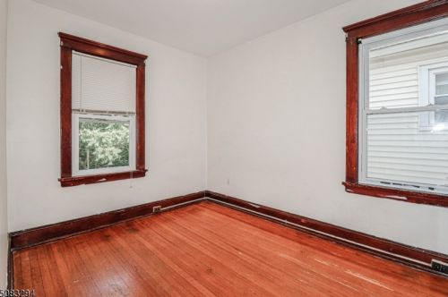 239 Hamilton St, New Brunswick NJ 08901-2205 exterior