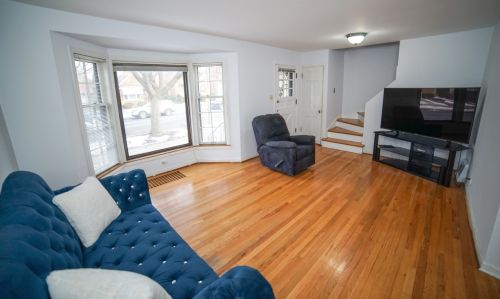 5468 Newland Ave, Chicago, IL 60656-2059