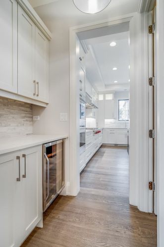 642 Hillside Ave, Elmhurst IL 60126-4247 exterior