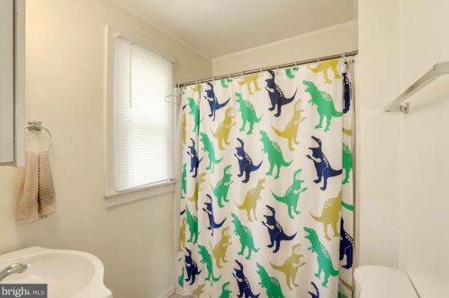 13 Greenwood Ave, Camden NJ 08107-1245 exterior