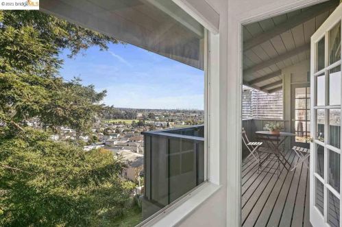 864 Hillside, Berkeley CA 94706-1024 exterior