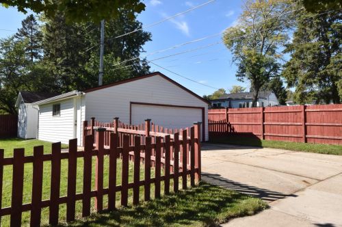 4145 Packard Ave, Milwaukee WI 53235-5544 exterior