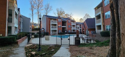 2059 Chastain Park Ct, Atlanta GA 30342-3245 exterior