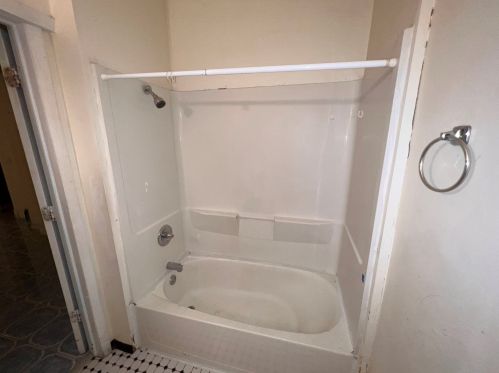 728 Ash St, Waukegan IL 60087-5037 exterior