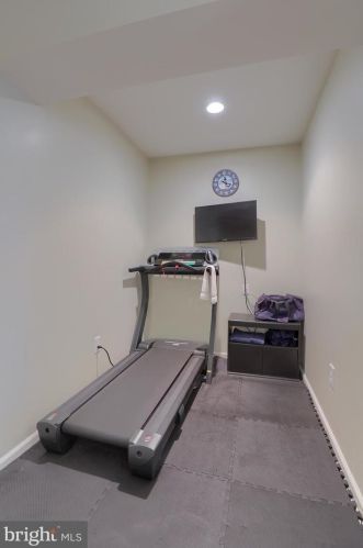 31 Lewiston Cir, Lancaster PA 17601-4883 exterior