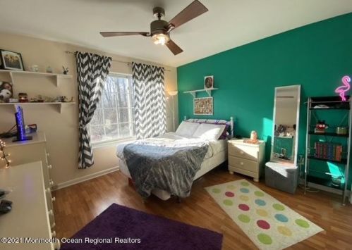 57 Dunham Ave, Edison NJ 08817-3362 exterior