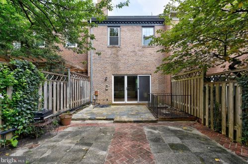 3704 Huntington St, Washington DC  20015-1818 exterior