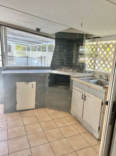 1013 Hispana Ave, Fort Pierce FL 34982-4325 exterior