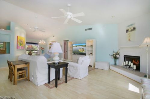 3412 Lakeview Dr, Naples FL 34112-5824 exterior