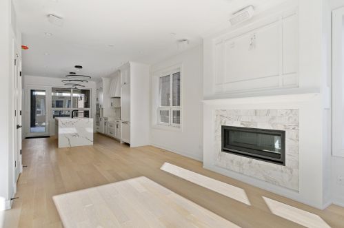 2416 Lyndale St, Chicago, IL 60647-3111