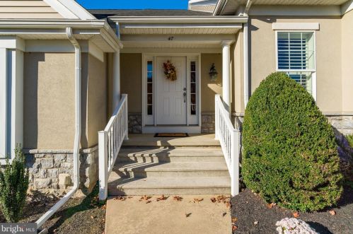 47 Breeze Way, Lancaster, PA 17602-6122