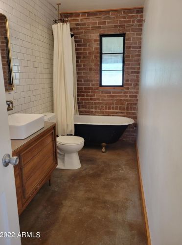 2530 Devonshire Ave, Phoenix AZ  85016-5660 exterior