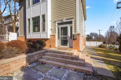 2701 Wisconsin Ave, Washington DC  20007-4604 exterior