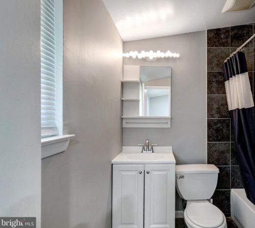 11404 Fairoak Dr, Silver Spring MD  20902-3137 exterior