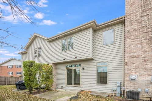 187 Mayo Ct, Elmhurst IL  60126-5158 exterior