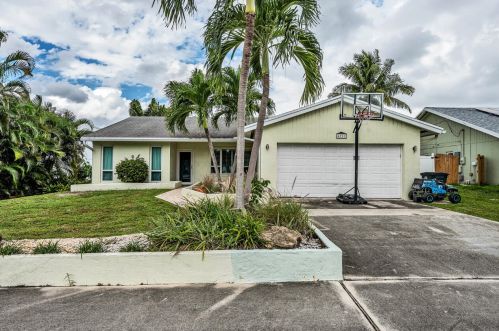 4201 5th Ave, Boca Raton FL  33431-4658 exterior