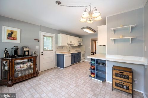 2310 Candlewood Dr, Alexandria VA exterior