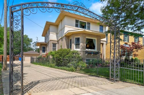 6433 Tahoma Ave, Chicago, IL 60646-2921