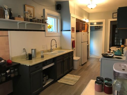 1304 Juneau Ave, Milwaukee WI 53233-1208 exterior