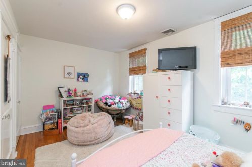 35 Chatham Rd, Ardmore PA  19003-3203 exterior