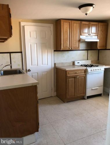 500 Franklin St, Chester PA 19013-4325 exterior