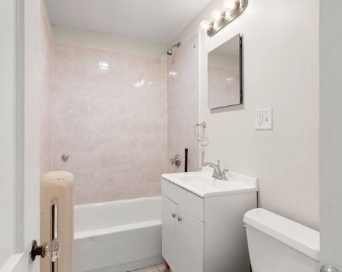 15 Raymond Rd, Salem MA 01970-5325 exterior