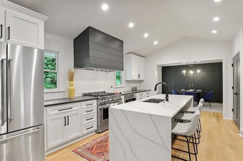 625 Bridgewater Dr, Atlanta, GA 30328-2816