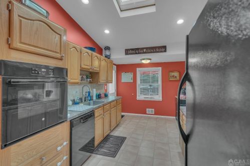 4 Exeter St, Old Bridge NJ 08857-2202 exterior