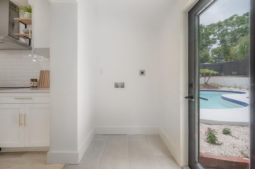 7202 15th St, Tampa FL  33610-1210 exterior