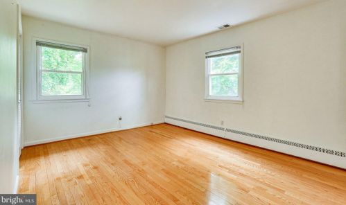 4301 Laurel Rd, Alexandria VA 22309-2520 exterior