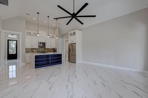 146 Bermuda Cir, Montgomery TX 77356-8205 exterior